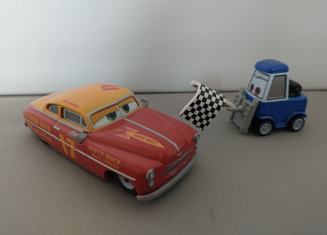 Disney Pixar Cars 3 - Jet Robinson & Double Clutch Daley