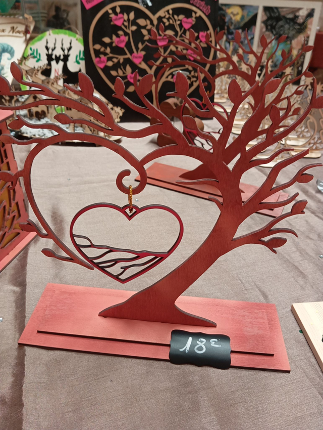 Arbre sur pied avec son coeur 