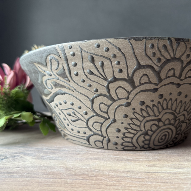 Matt Black Bowl with hand-drawn flower patterns | Large Bowl, dark matt black, stoneware, handmade pottery stoneware