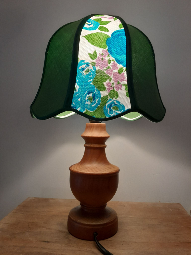 Abat-jour dôme vert roses bleues