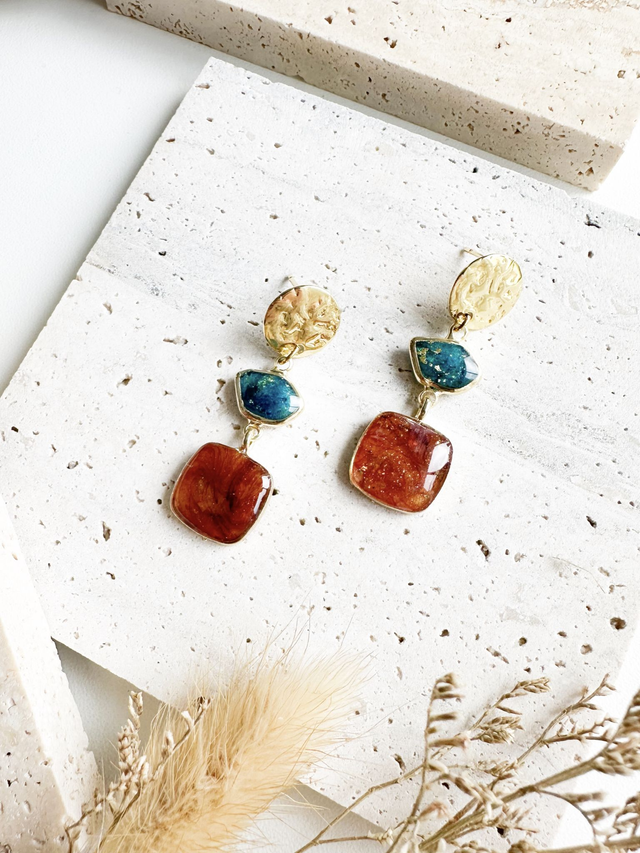 Boucles d&#039;oreilles Amanda | Bleu ambré et or