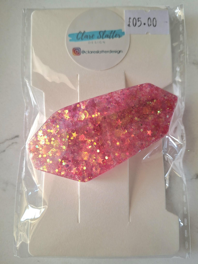 Hot pink stars irregular shape clip