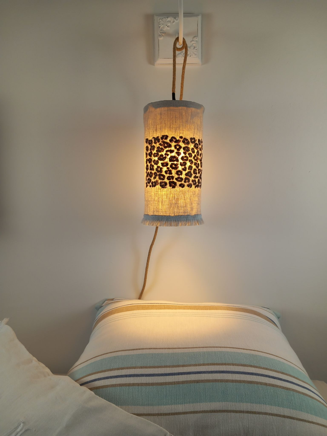 Abat-jour lampe baladeuse en lin brodé - broderie motif Léopard - Diamètre 15 cm hauteur 28 cm