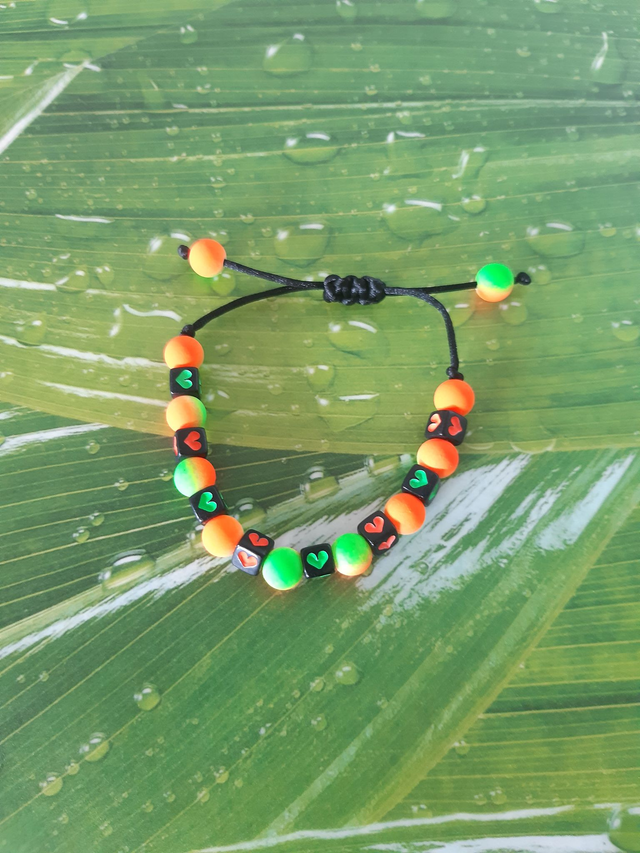 Armband Perlen Herzen grün orange