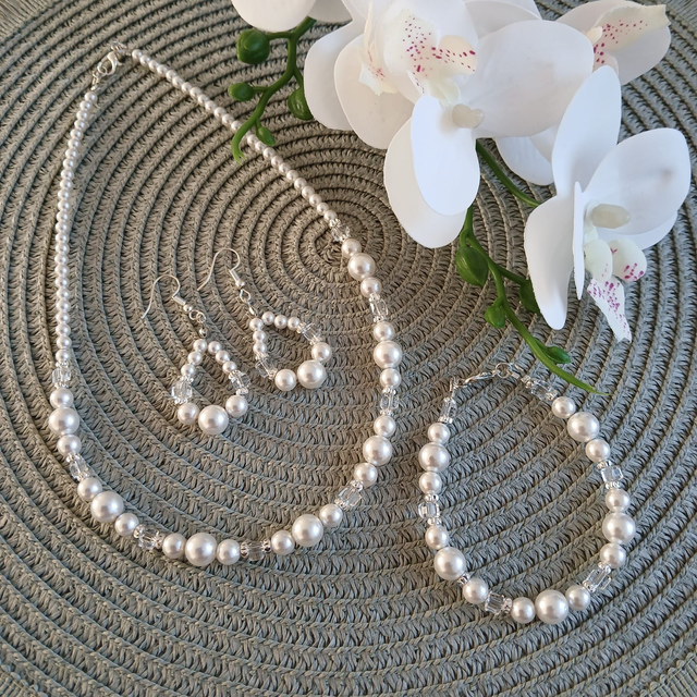 Dames set met witte schelp pareltjes (10.003)