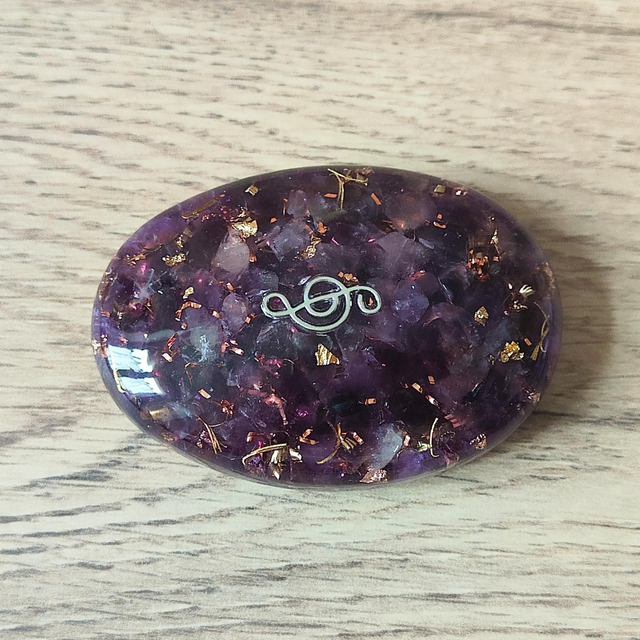 Galet orgonite améthyste 