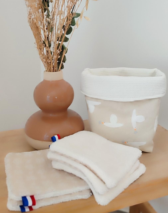 Panier et 5 lingettes Bébé