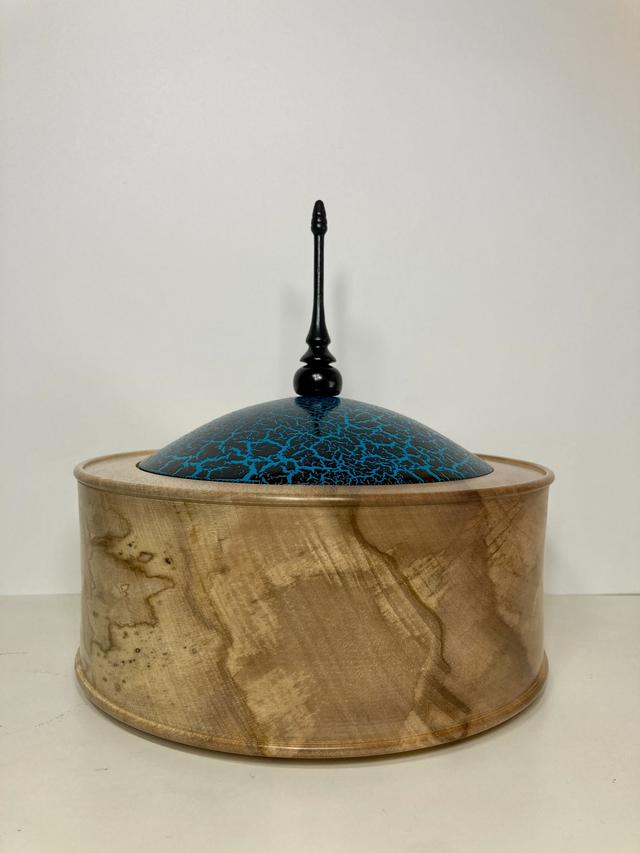 Figured sycamore finial pot with crackle effect lid
