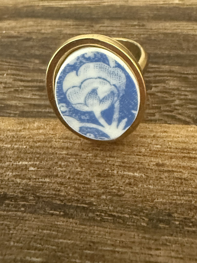 Bague dorée jardinière