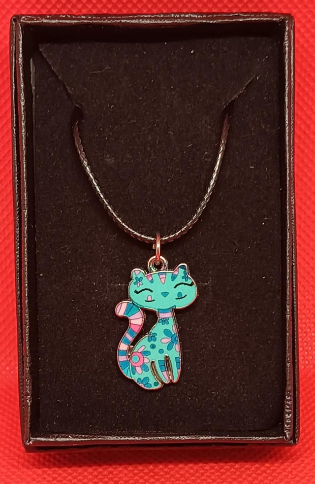 Enamel Turquoise Cat Pendant Necklace.