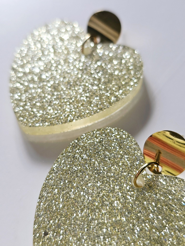 KISS&#039;KISS aux fines pailettes dorées 