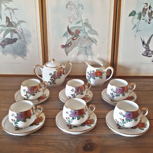 Tasses porcelaine fine Soko Japon (+sucrier, pot à lait) décor floral