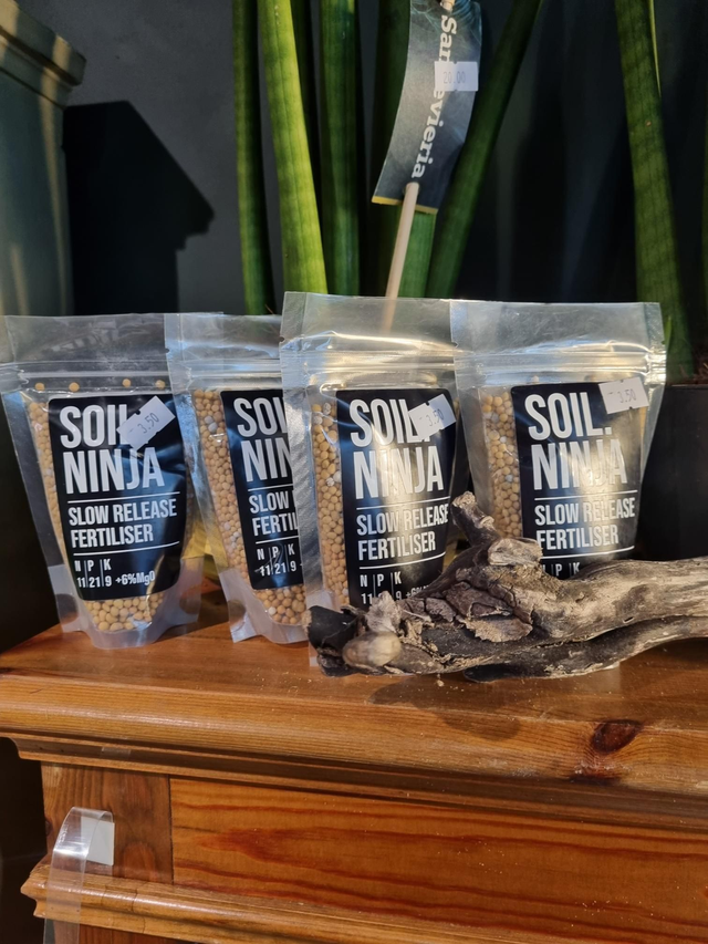 Slow release fertiliser 