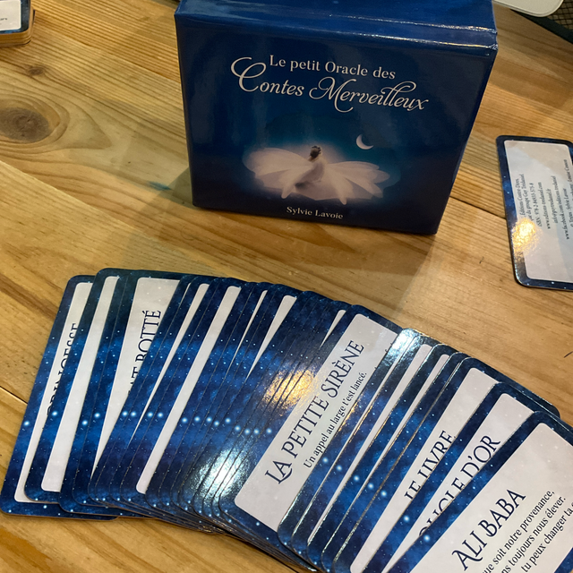 NEW - Petit oracle des contes merveilleux 