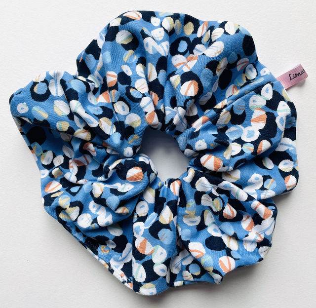 Blaues Konfetti Scrunchie