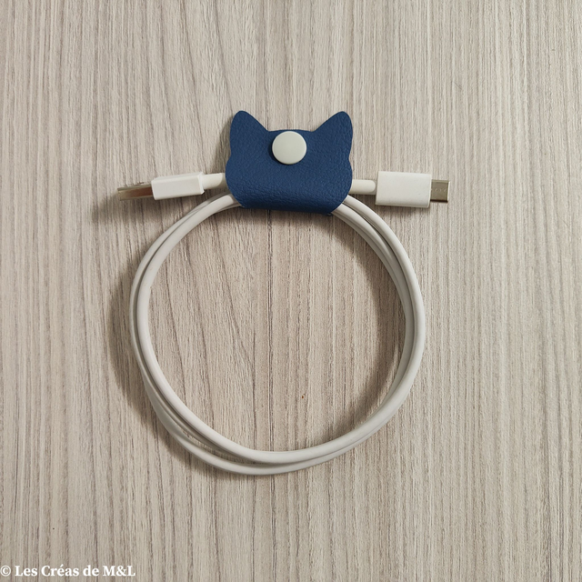 Attache câble CHAT Bleu Jean