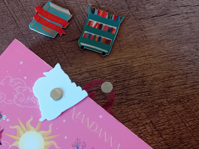 Marque-page trombone aimanté – Pack Romance & Lecture (4 magnets interchangeables)