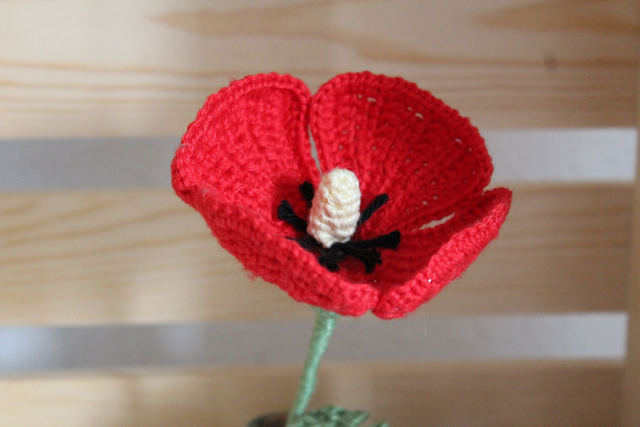 Pavot en crochet - Symbole de souvenir et de paix