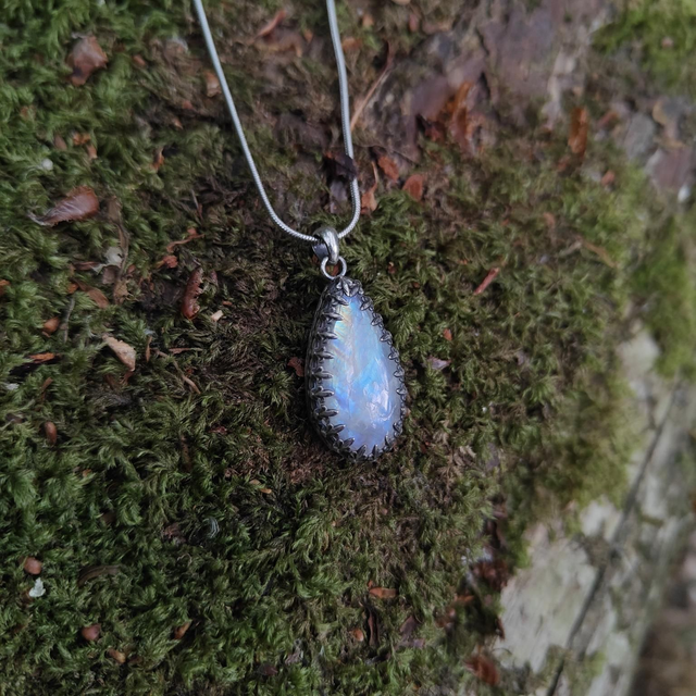 Pendentif Goutte en Argent Massif et Pierre de Lune Arc-En-Ciel