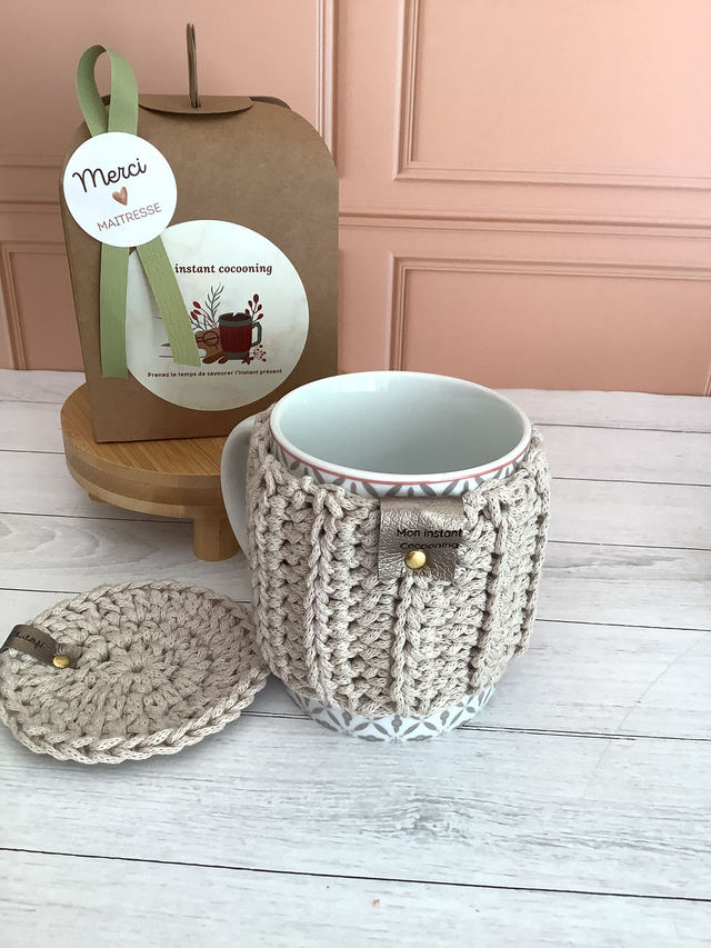 Coffret cocooning Tasse + sous tasse + manteau de tasse au crochet 