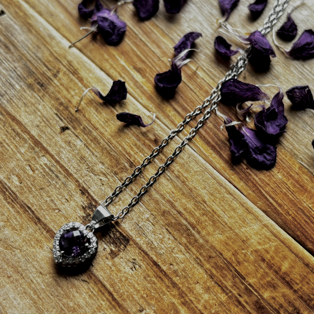Mini heart shape Amethyst necklace