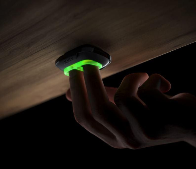 LE BOUTON D'URGENCE / AJ-DOUBLEBUTTON-W