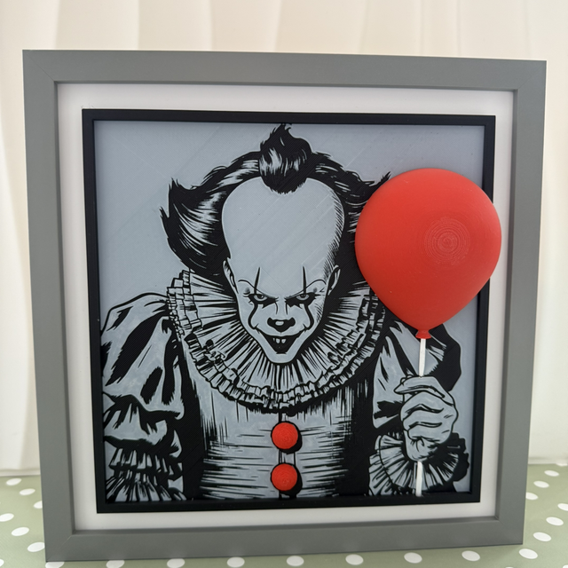 Beautiful 3D printed Pennywise with Balloon