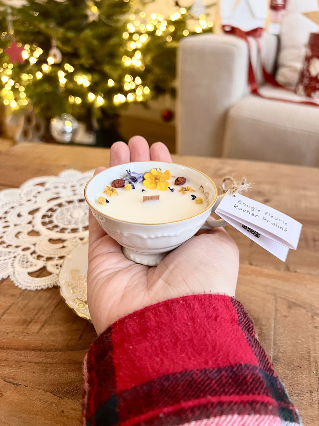 đ Bougie Rocher pralinĂ© - tasse Ă cafĂ© "branches fleuries dorĂ©es" avec sous-tasse