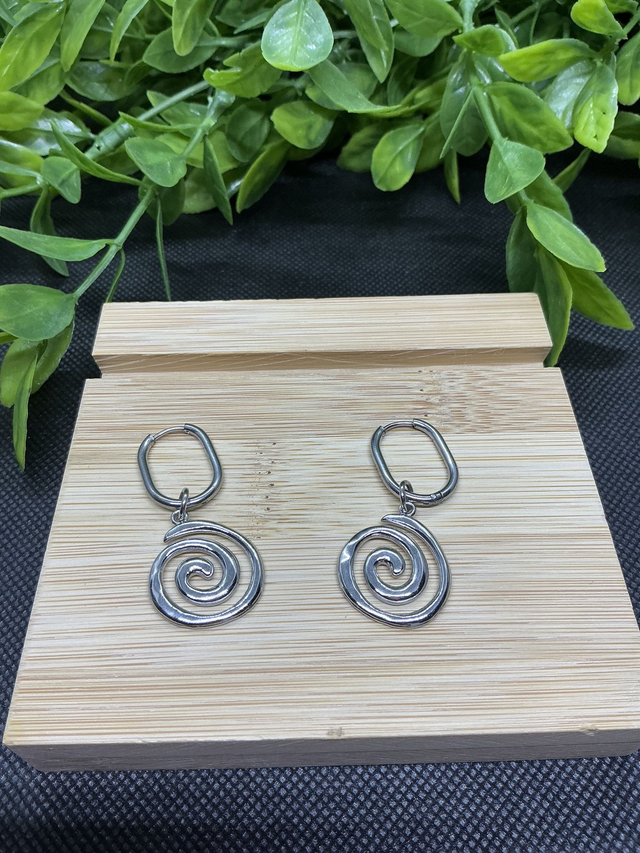 Bijou Moderne : Boucles d'Oreilles Spirale Design Minimaliste