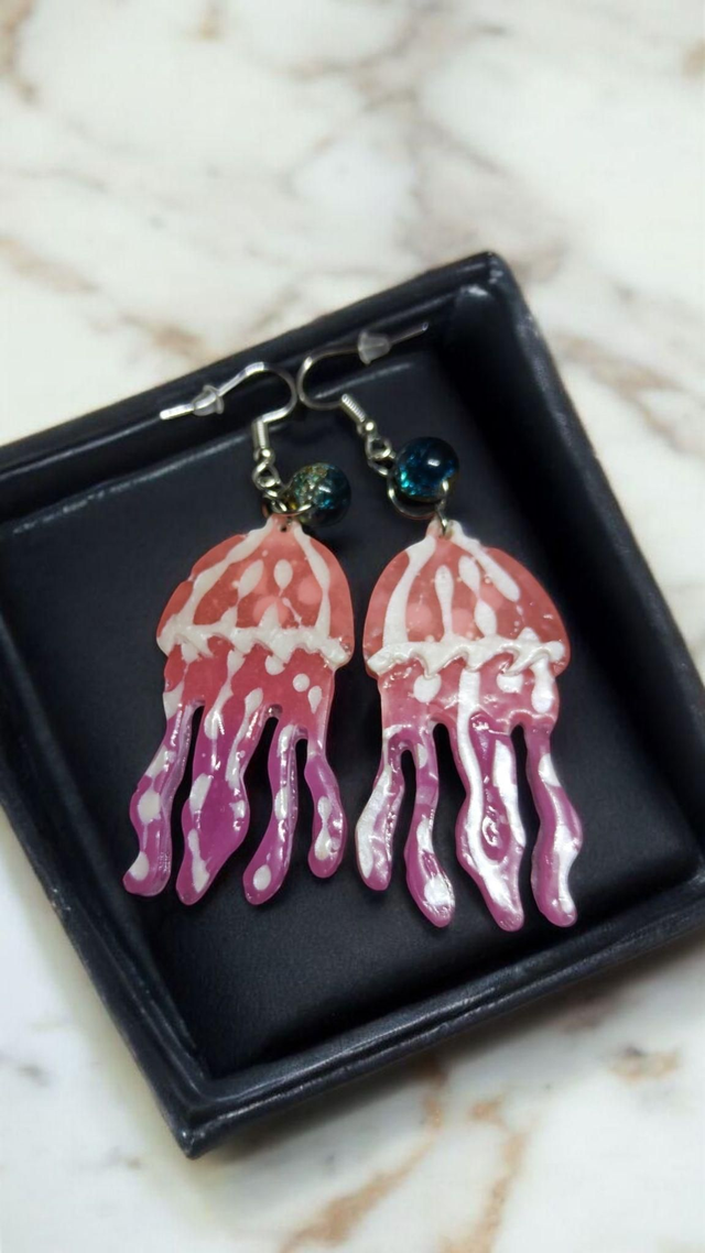 Pimeässä hohtavat Meduusat / Glow-in-the-dark Medusa