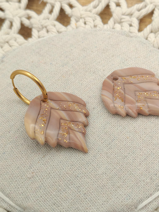 Feuilles beige or