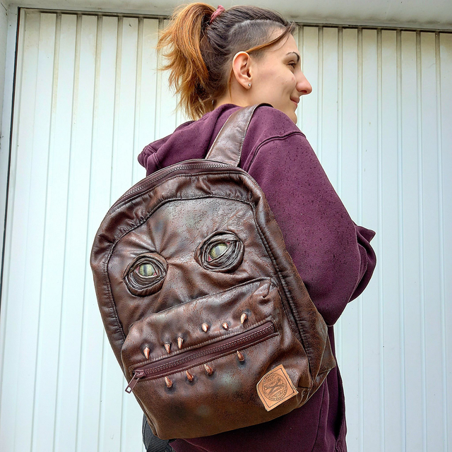 Sac à dos - monstre marron