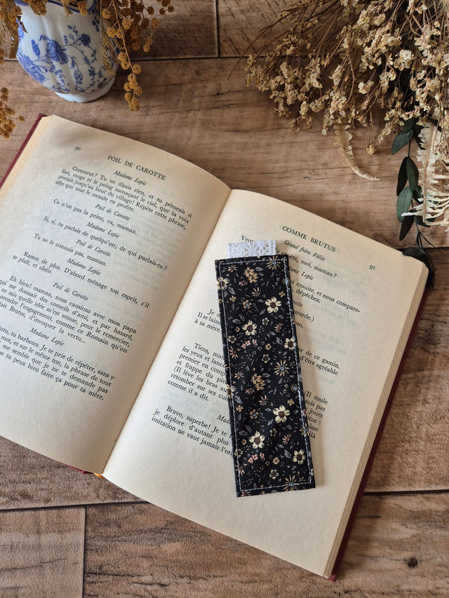 Marque-page Fleurs noires