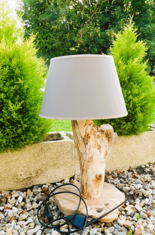 Lampe bois avec abat jour ovale