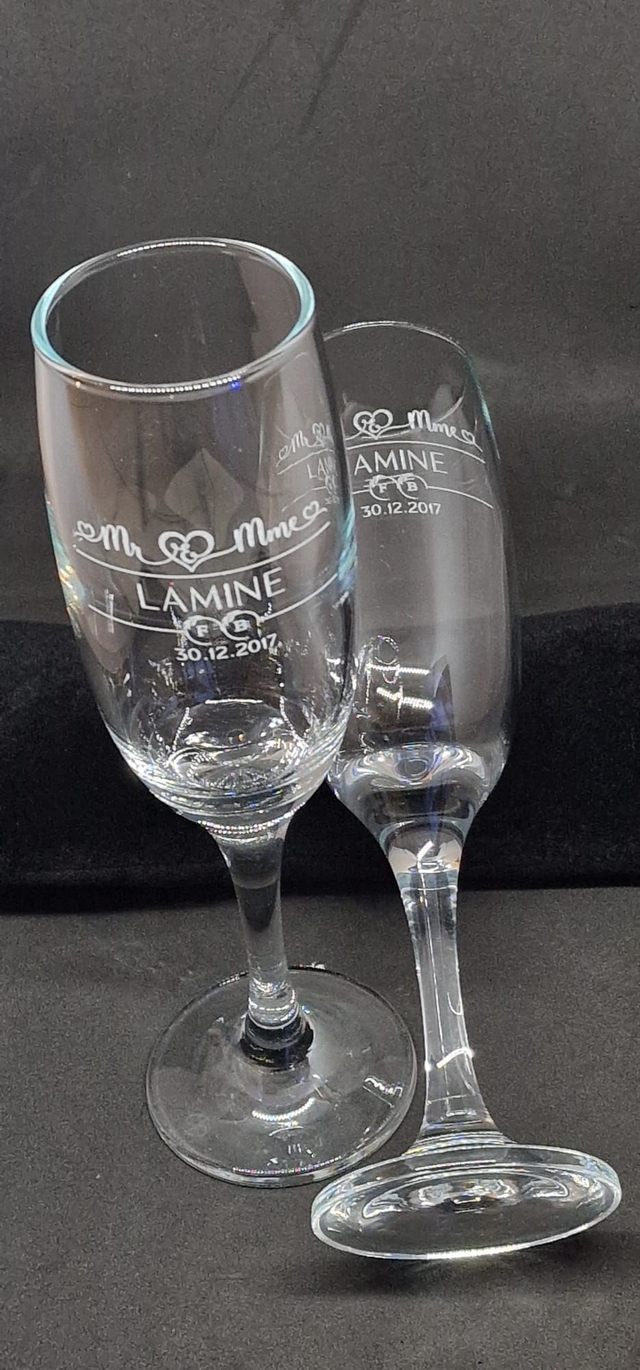 Flûtes a champagne gravées “Empreinte d’amour”