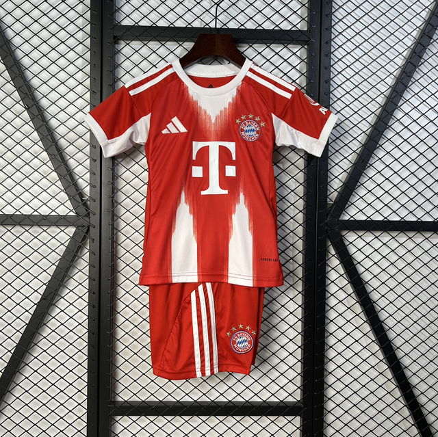 Conjunto camiseta + pantalón NIÑOS 1ª  Bayern Múnich - 25-26