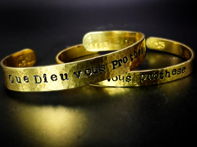 Que dieu vous prothèse