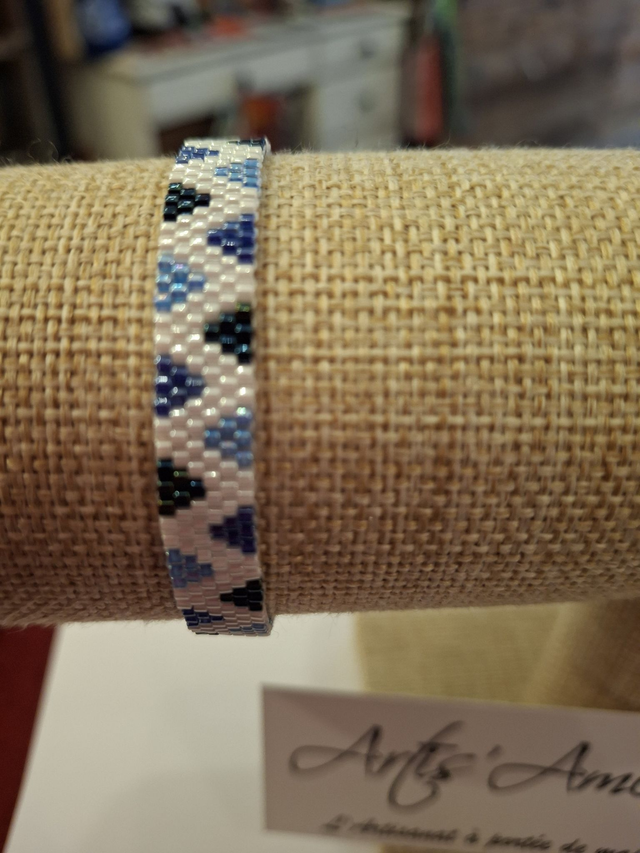 Bracelet tissé Triangles bleus 