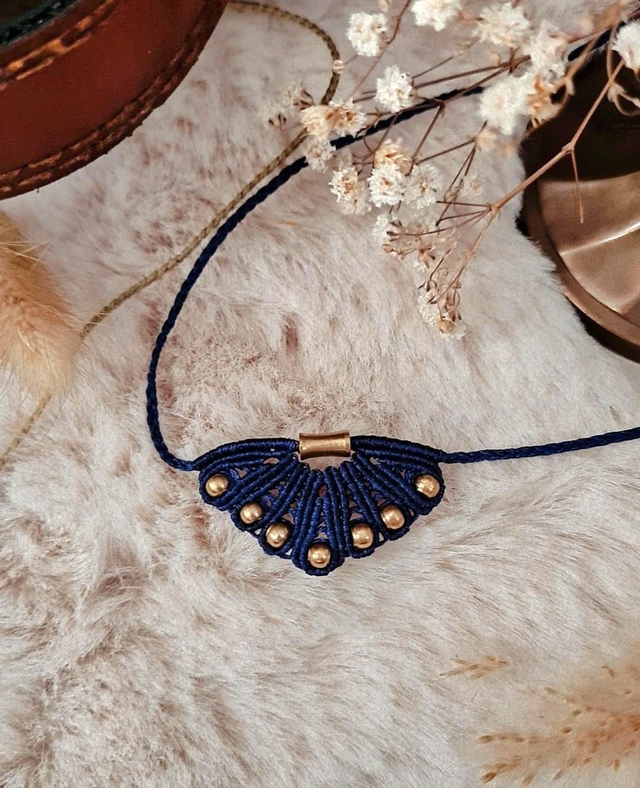 Collier Mokïa en macramé avec perle en laiton