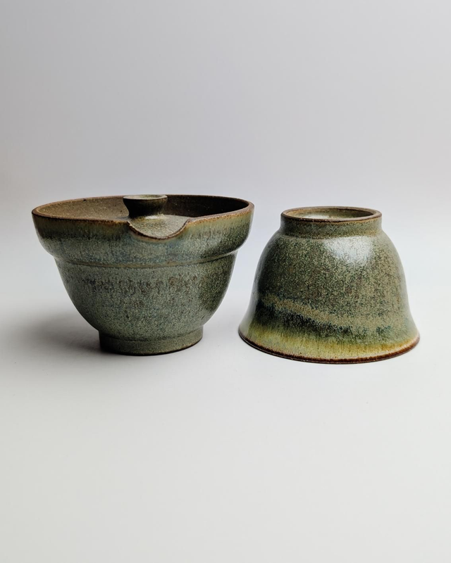 Zestaw shiboridashi i czarka "zgaszona zieleń"