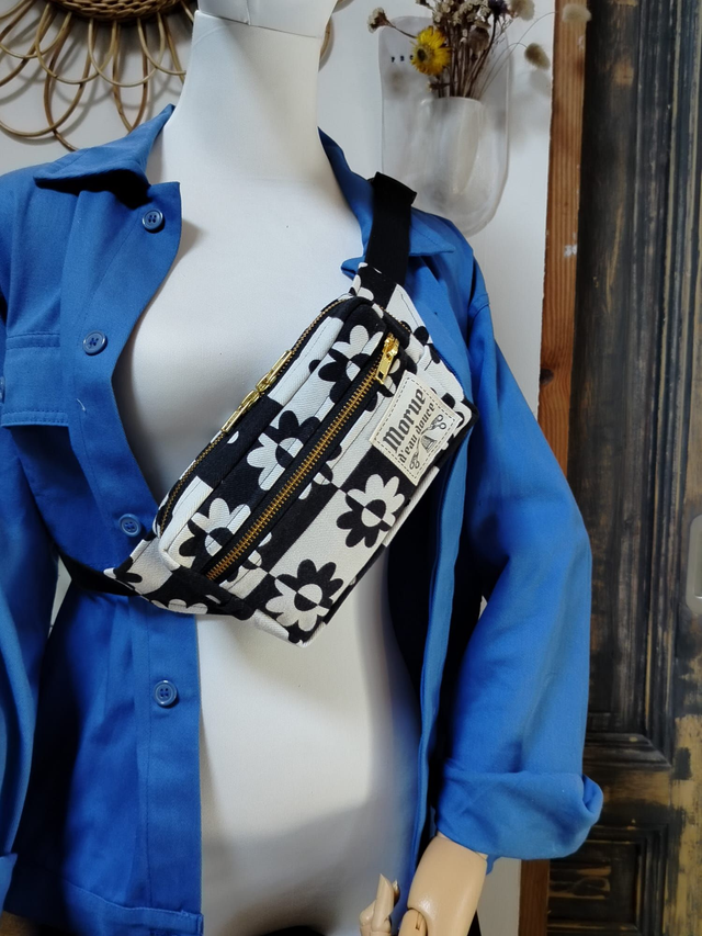 Sac banane Pockette black /white flower 