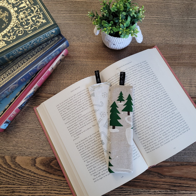 Marque-page 016 : Sapins/étoiles argentées