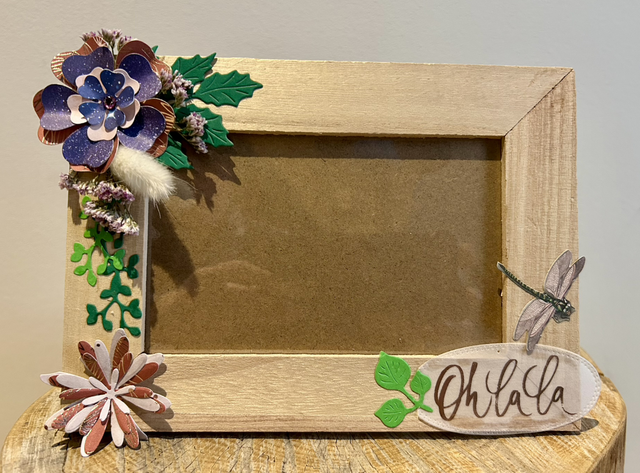 Cadre en bois fleuri