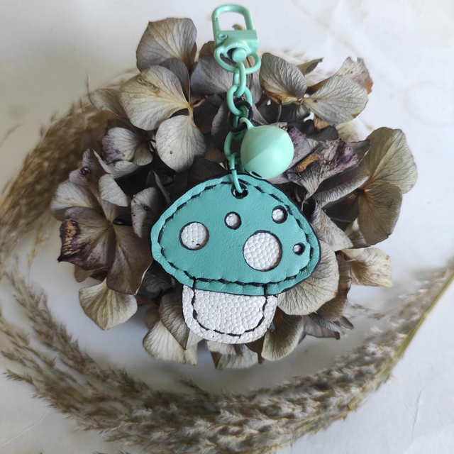 Porte clés champignon en cuir 