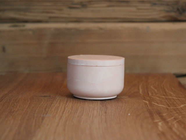 Petite boite ronde rosée