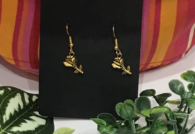 Gold Coloured Dangling - GCD24