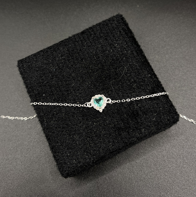 Pulseira coração de zircônia verde água 