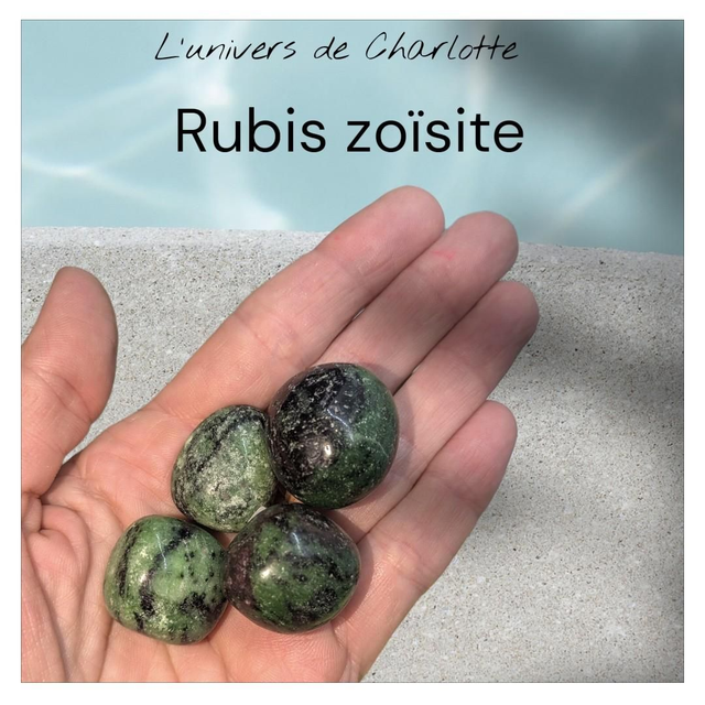 Pierre roulée "Rubis zoïsite"