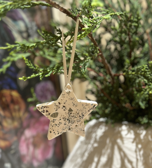 JESMONITE SET OF 5 BAUBLES GREEN