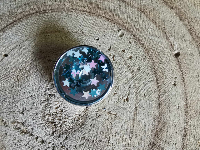 Etoiles blanches et bleues